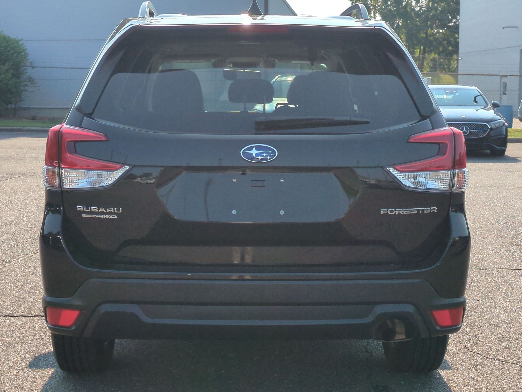 Used 2021 Subaru Forester Premium AWD/4WD image 3