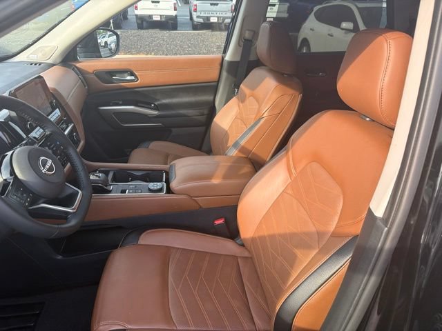 Used 2025 Nissan Pathfinder Platinum w/ Cargo Package AWD/4WD image 15