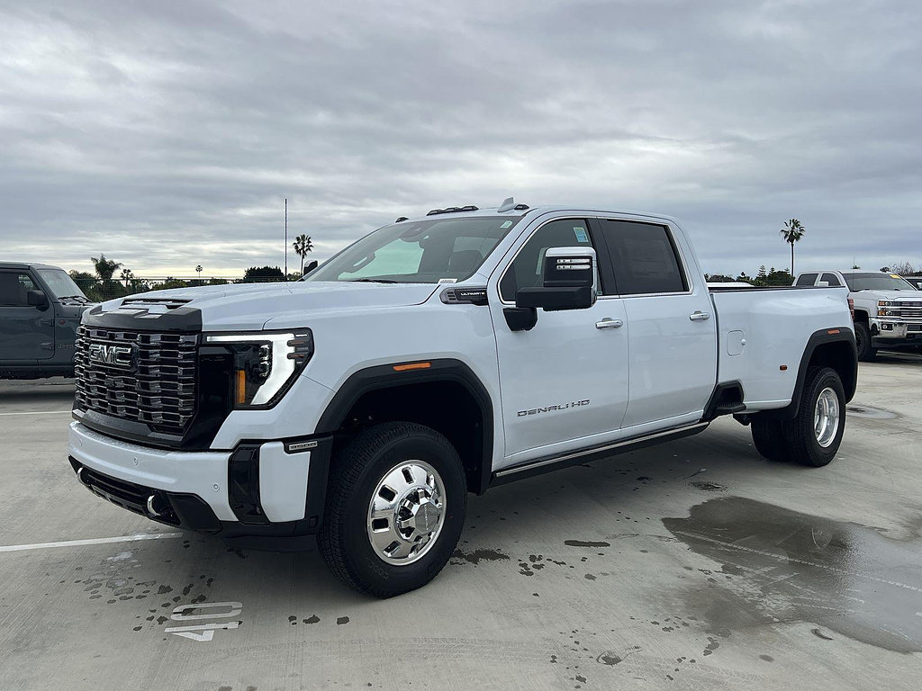 New 2026 GMC Sierra 3500 Denali Ultimate AWD/4WD image 7