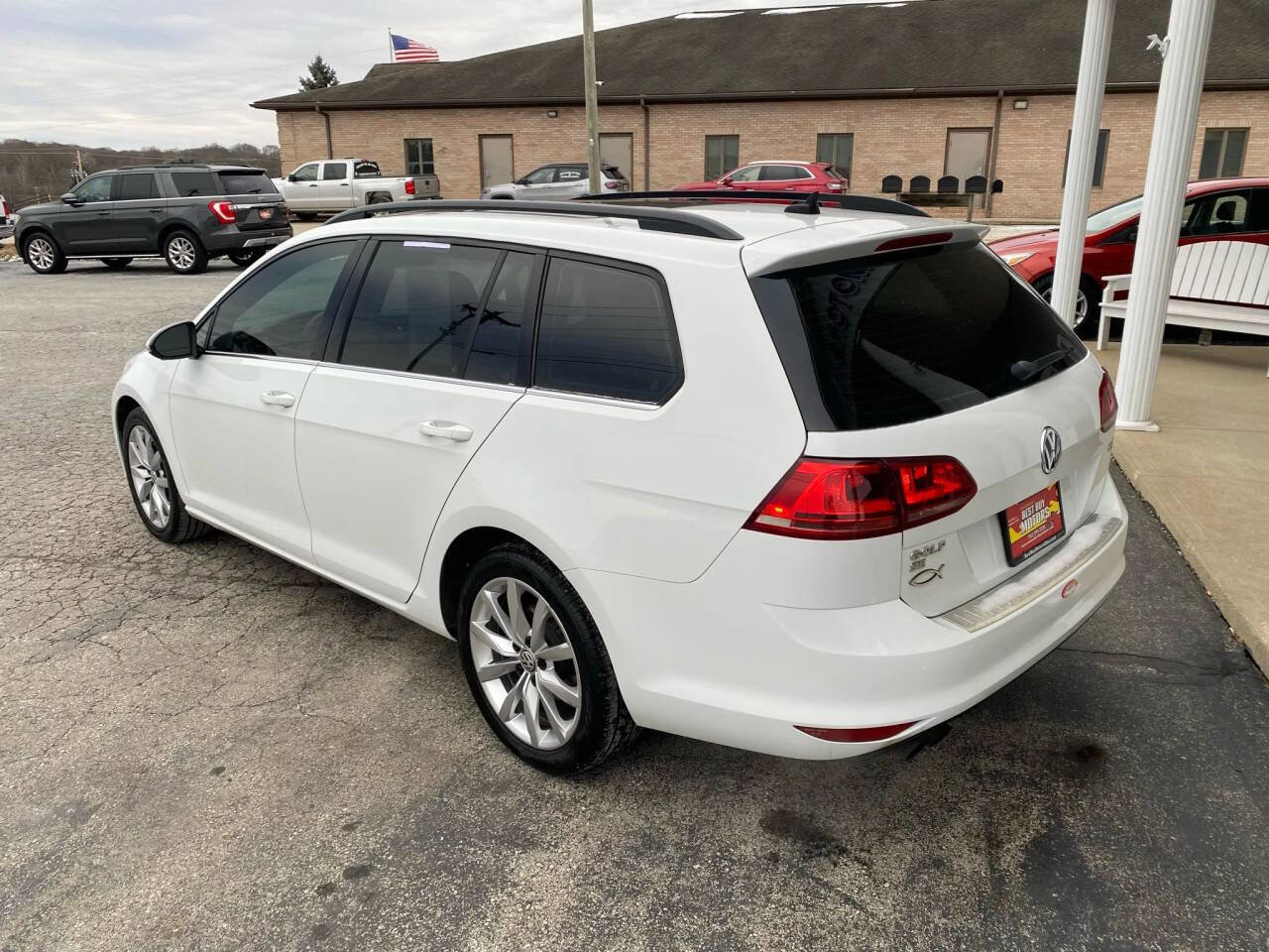 Used 2016 Volkswagen Golf S image 5