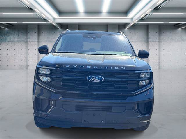 Used 2025 Ford Expedition Max Active AWD/4WD image 2