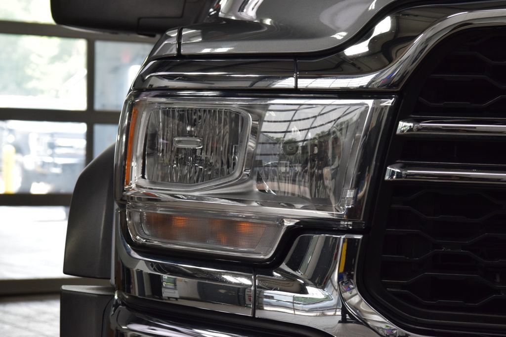 Used 2023 RAM 5500 Tradesman AWD/4WD image 6