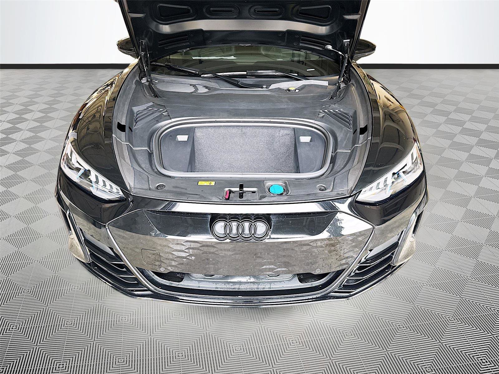 Used 2023 Audi RS e-tron GT w/ Carbon Performance Package AWD/4WD image 29