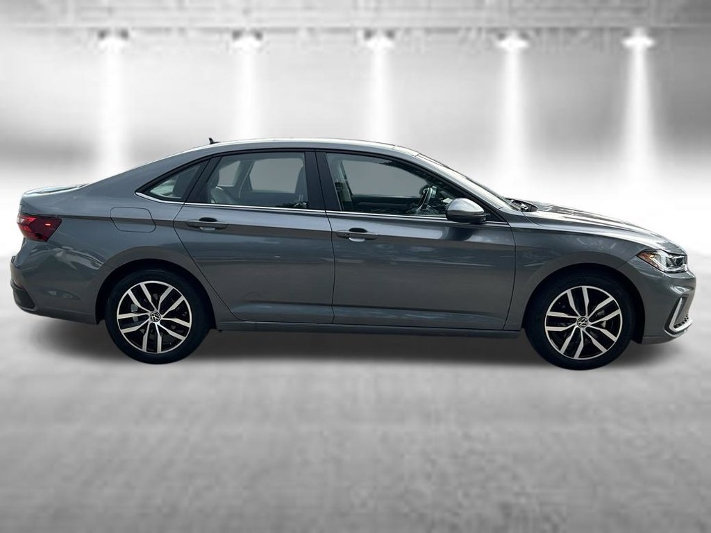 Certified 2026 Volkswagen Jetta SE FWD image 7