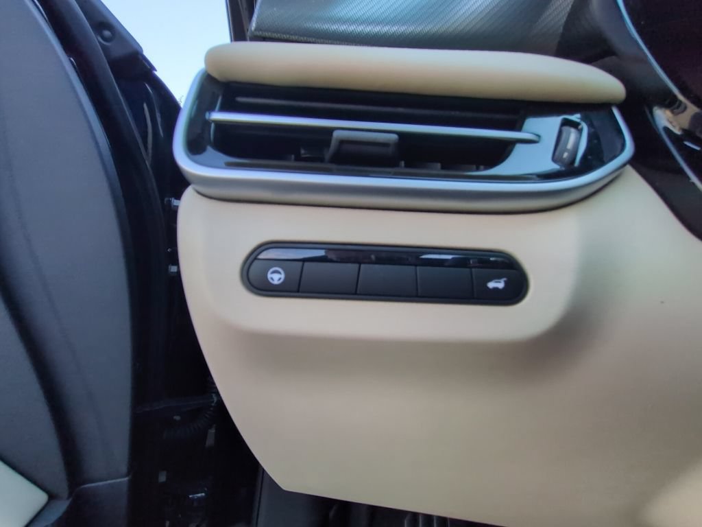 Used 2023 INFINITI QX60 Luxe w/ Cargo Package FWD image 15