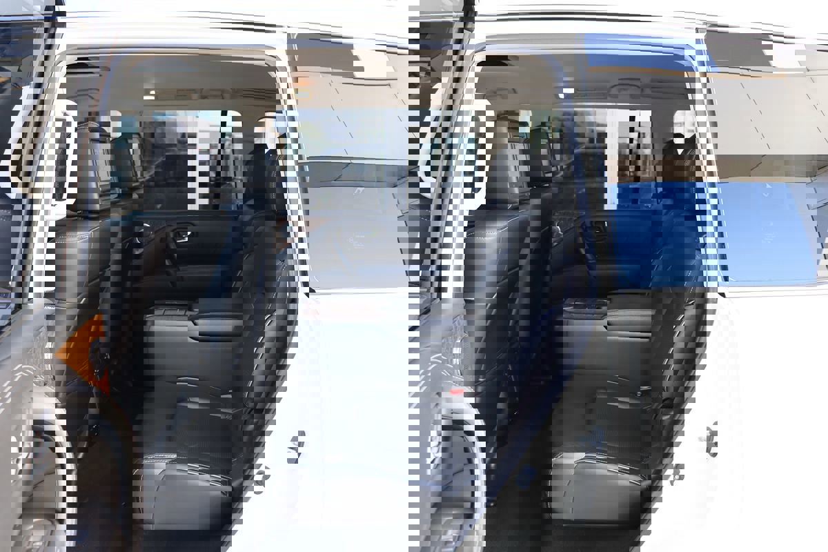 Used 2016 INFINITI QX80 Luxe w/ 22" Wheel Package image 41