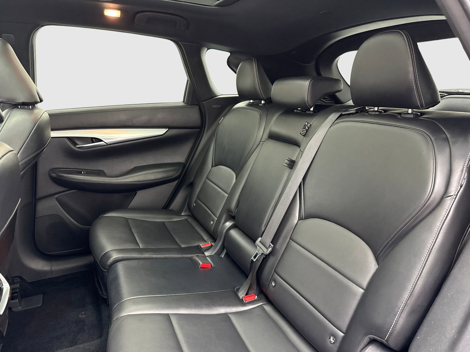 Used 2021 INFINITI QX50 Luxe w/ Appearance Package FWD image 49
