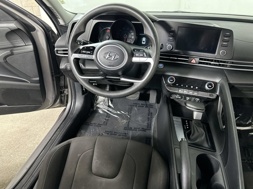 Used 2023 Hyundai Elantra SEL FWD image 15