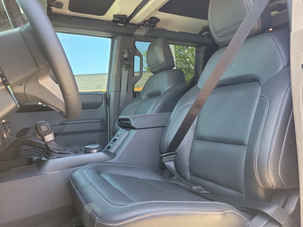 Used 2025 Ford Bronco Badlands AWD/4WD image 17