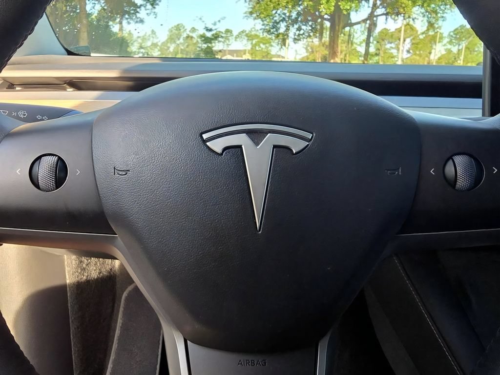 Used 2022 Tesla Model Y Performance AWD/4WD image 29