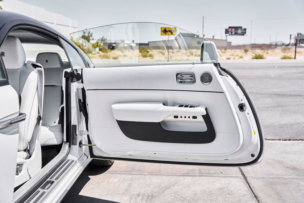 Used 2019 Rolls-Royce Wraith RWD image 25