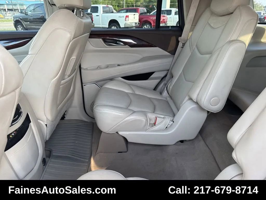Used 2016 Cadillac Escalade Luxury image 33