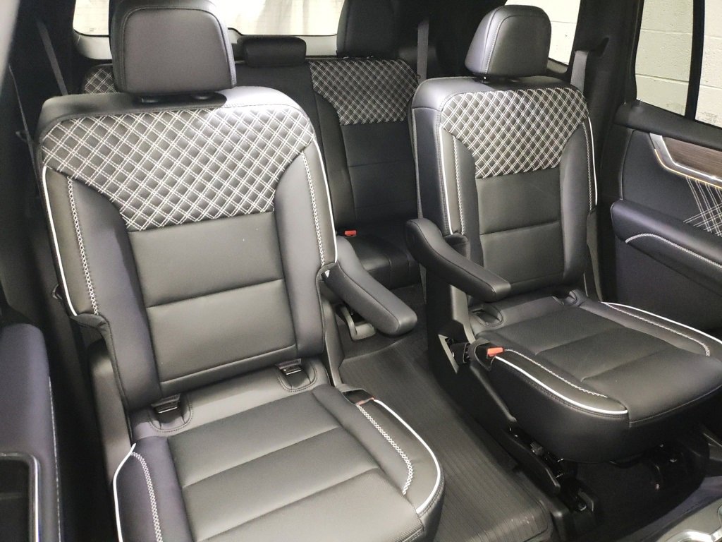 New 2026 GMC Acadia Denali w/ Super Cruise Package image 11