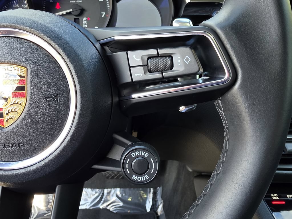 Used 2026 Porsche Macan AWD/4WD image 24