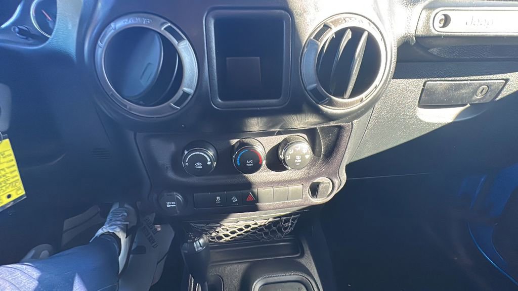 Used 2016 Jeep Wrangler Unlimited Sport image 17