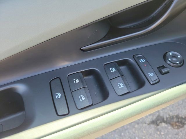 Certified 2025 Hyundai Elantra Limited image 15