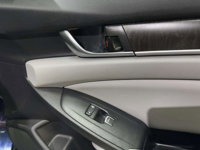 Used 2020 Honda Accord EX image 48