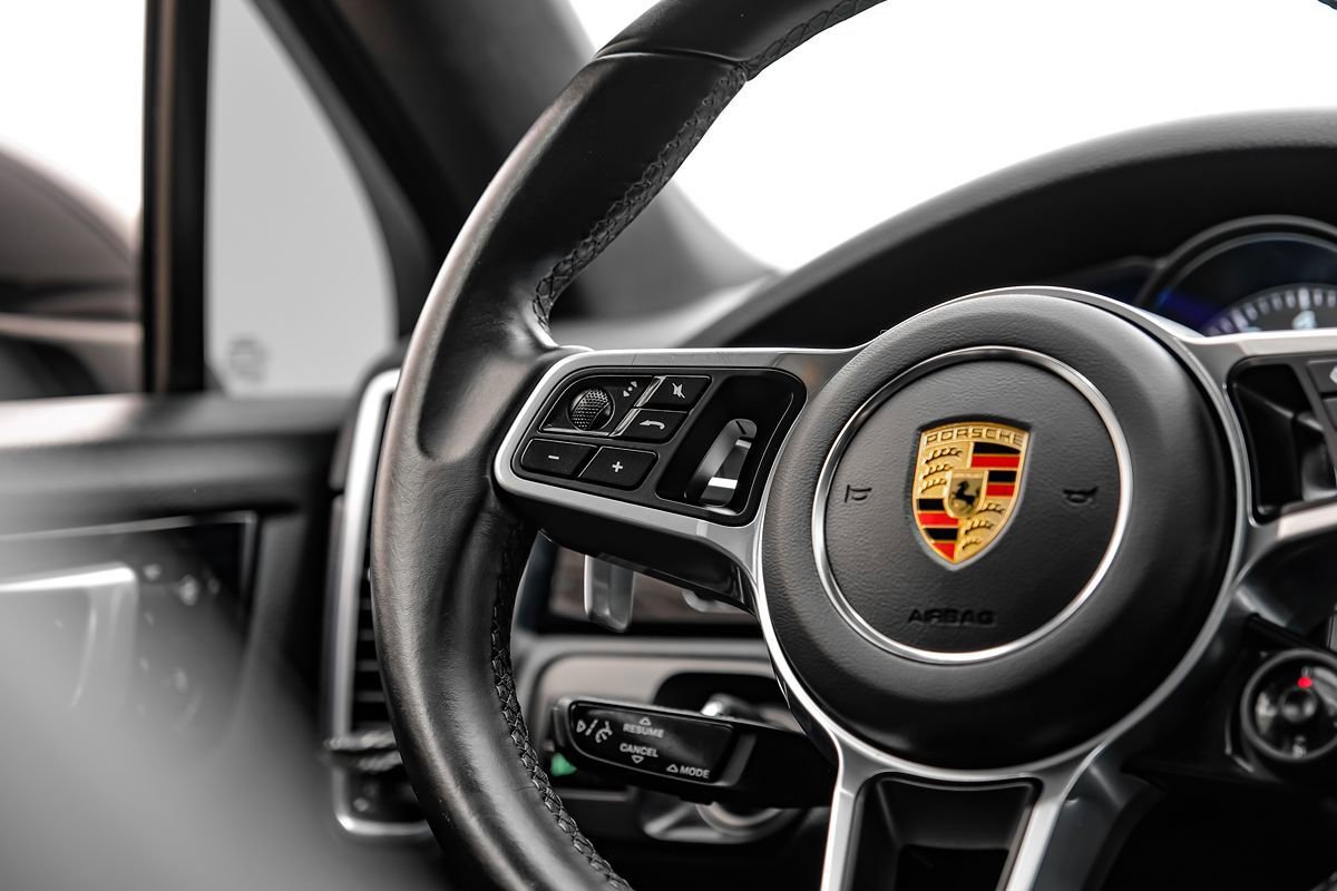 Used 2021 Porsche Cayenne Coupe AWD/4WD image 16