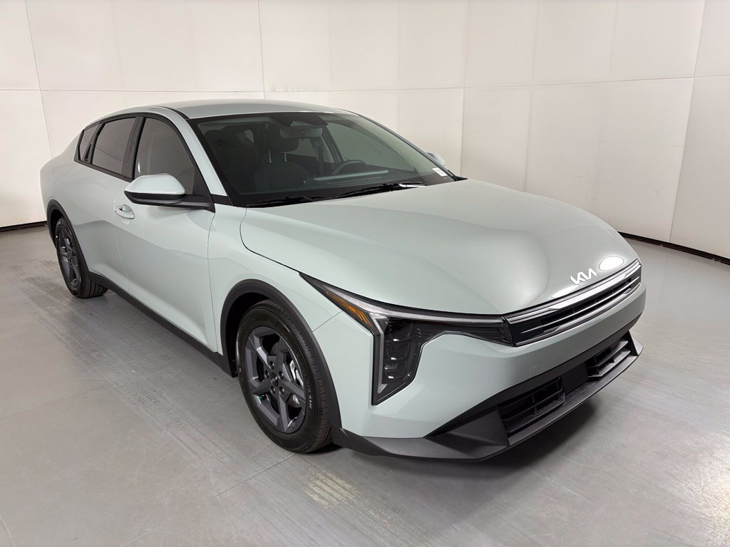New 2026 Kia K4 FWD image 2