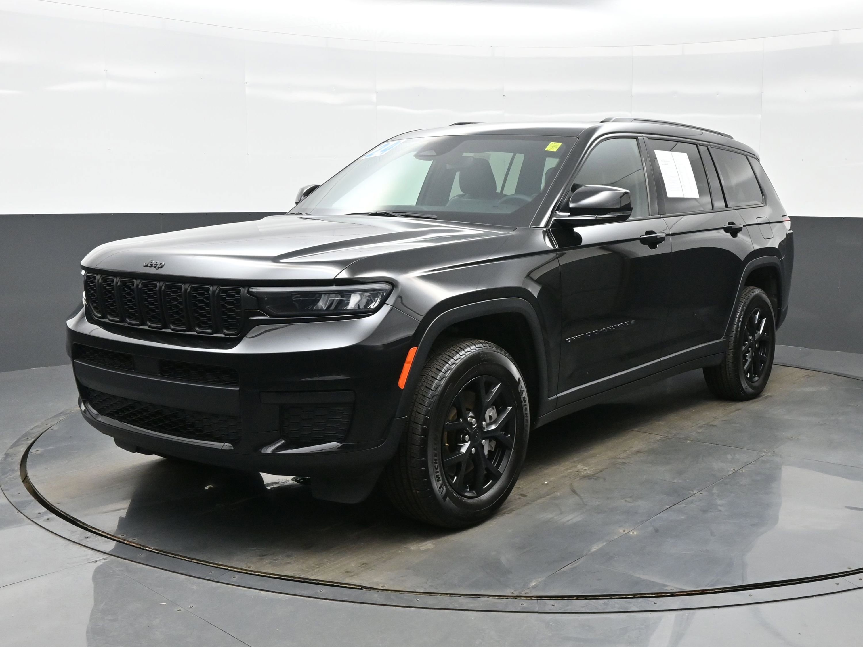 Used 2024 Jeep Grand Cherokee L Altitude image 2