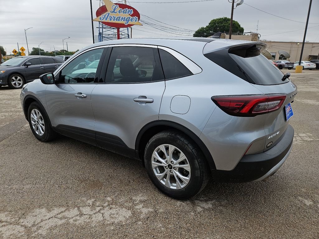 Used 2023 Ford Escape Active w/ Tech Pack #1 FWD image 7