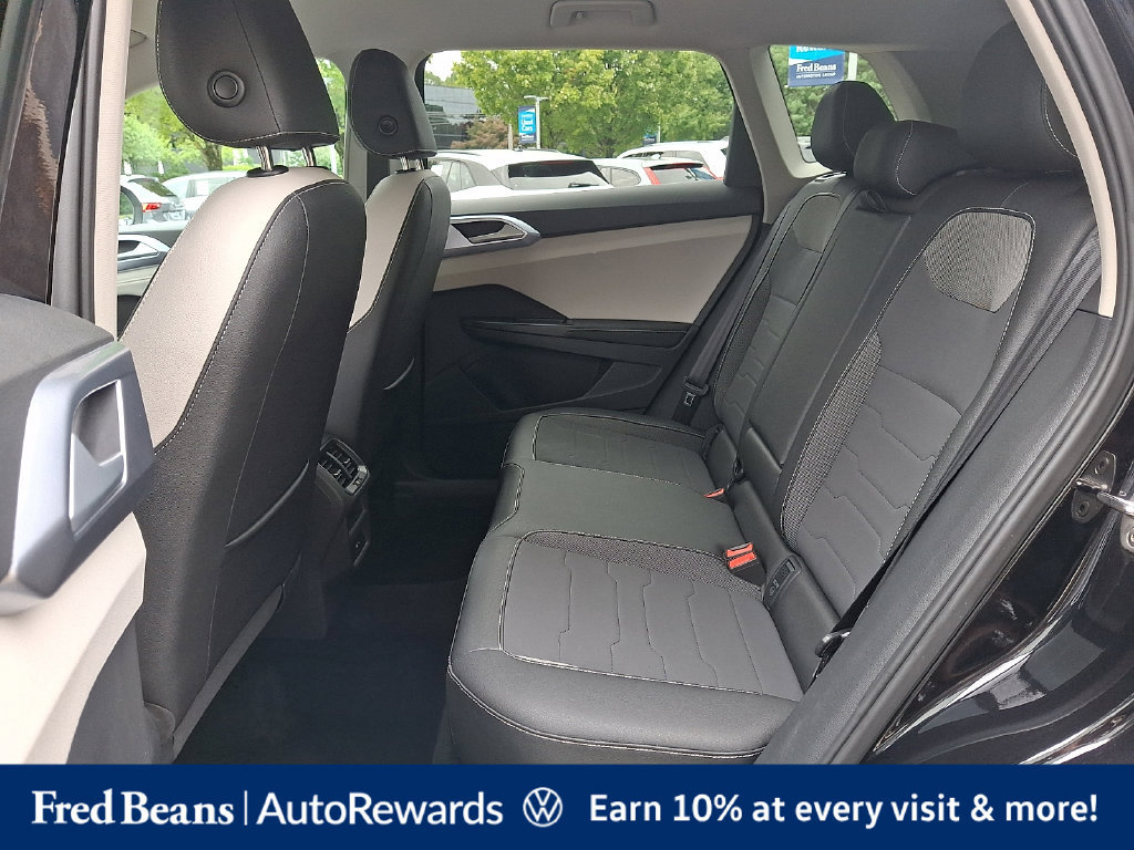 Certified 2025 Volkswagen Taos SE AWD/4WD image 13