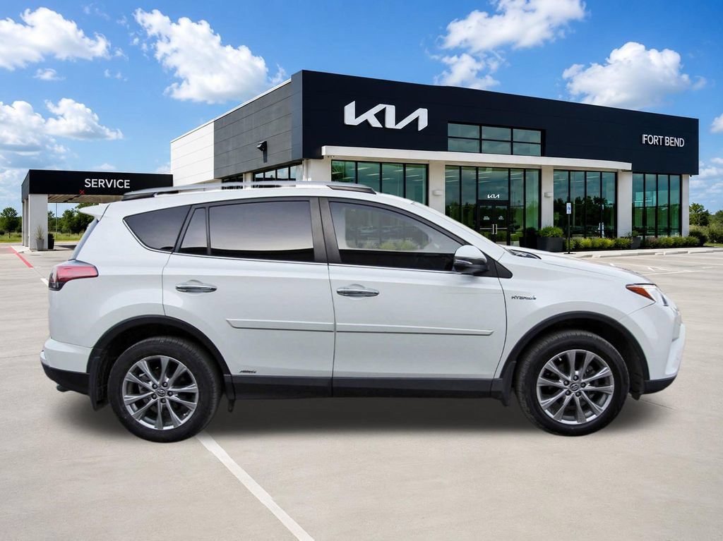 Used 2018 Toyota RAV4 Limited AWD/4WD image 4