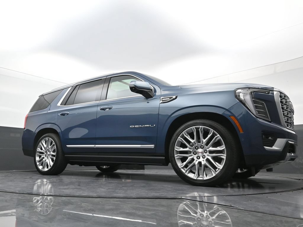 Used 2025 GMC Yukon Denali w/ Denali Reserve Package AWD/4WD image 23