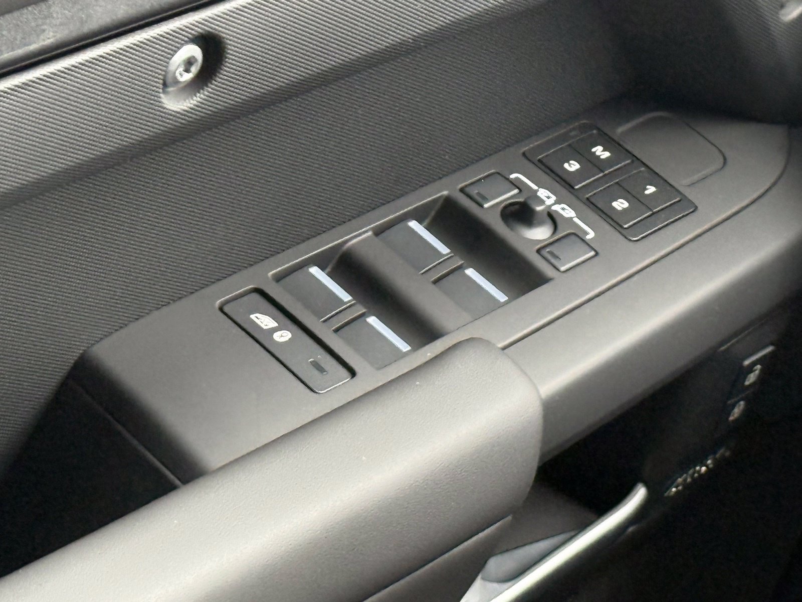 New 2026 Land Rover Defender 110 X-Dynamic SE AWD/4WD image 44
