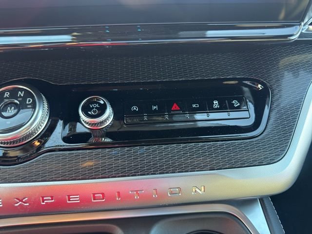 New 2025 Ford Expedition Max Platinum w/ Stealth Performance Package image 38