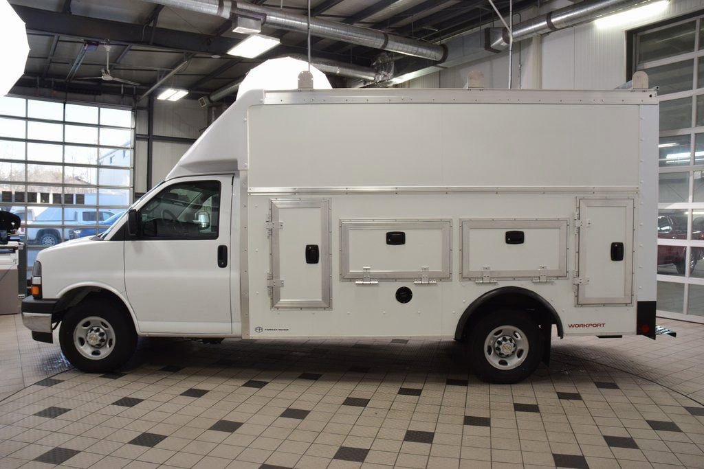 New 2026 Chevrolet Express 3500 w/ Power Convenience Package RWD image 3