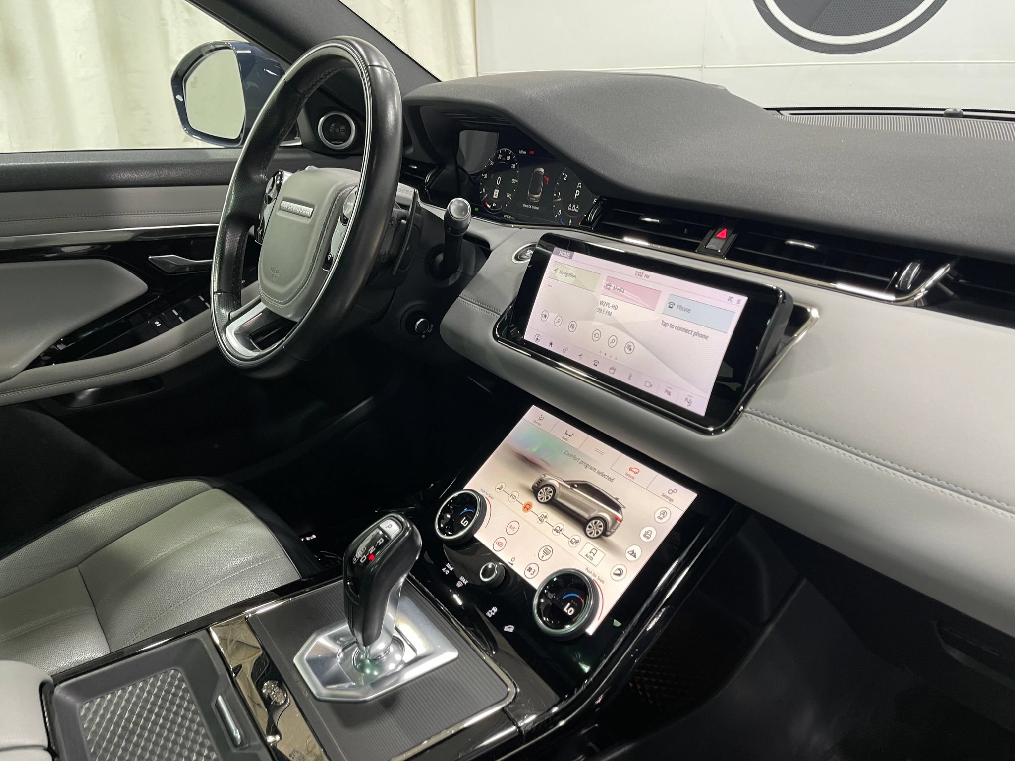 Used 2020 Land Rover Range Rover Evoque First Edition AWD/4WD image 20
