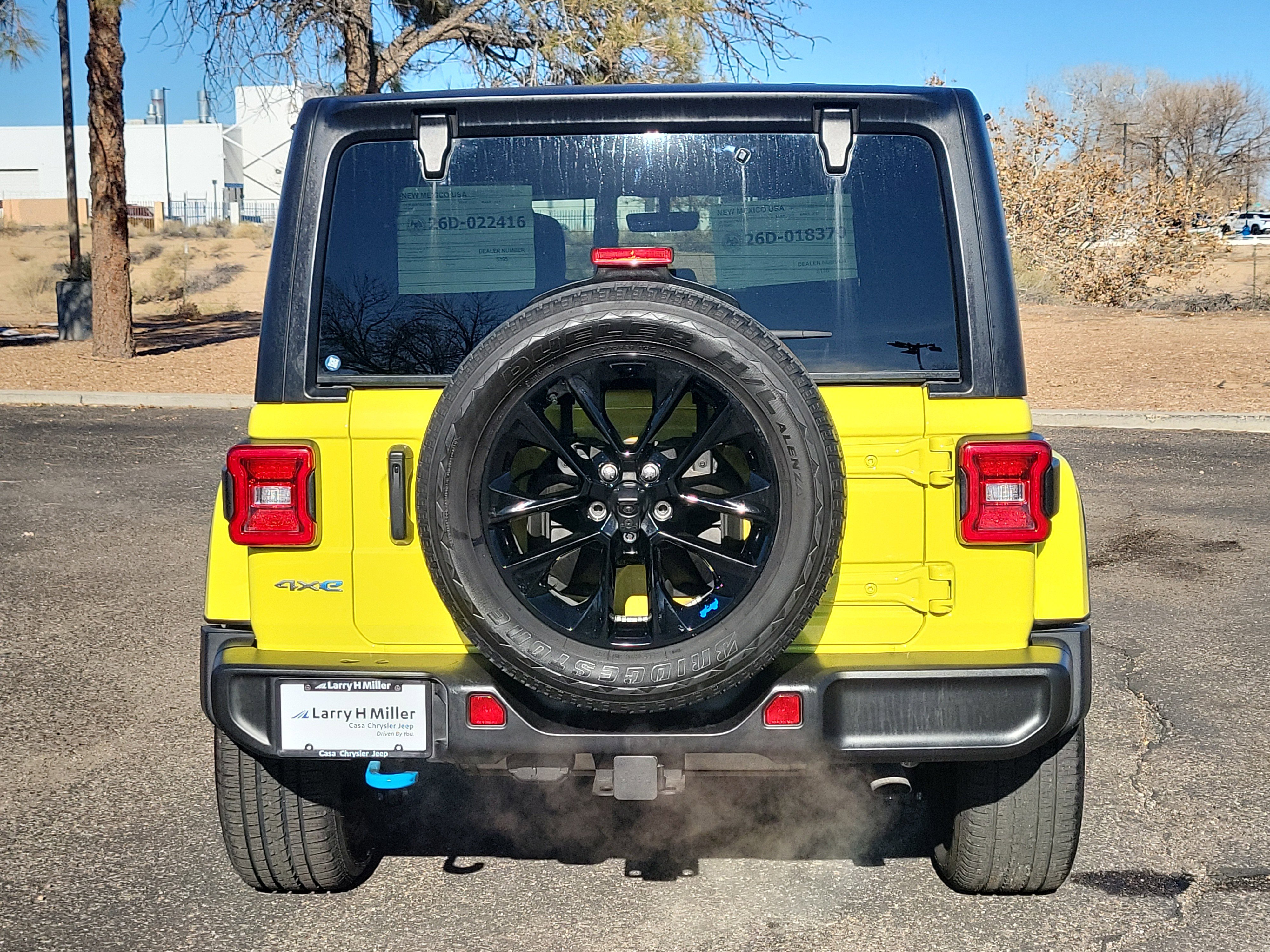 Used 2023 Jeep Wrangler Unlimited Sahara w/ Cold Weather Group image 5