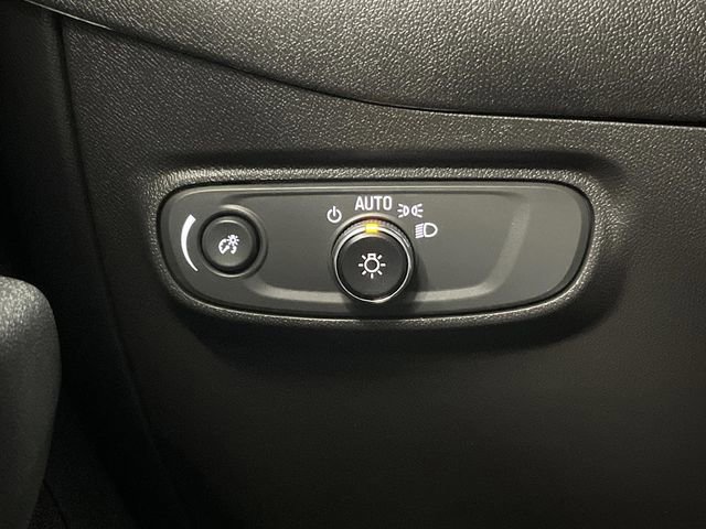 Used 2023 Chevrolet Equinox LT image 24