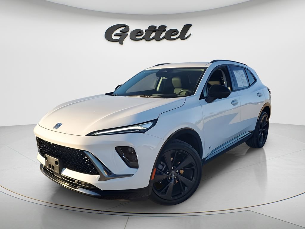 Used 2025 Buick Envision Sport Touring image 1