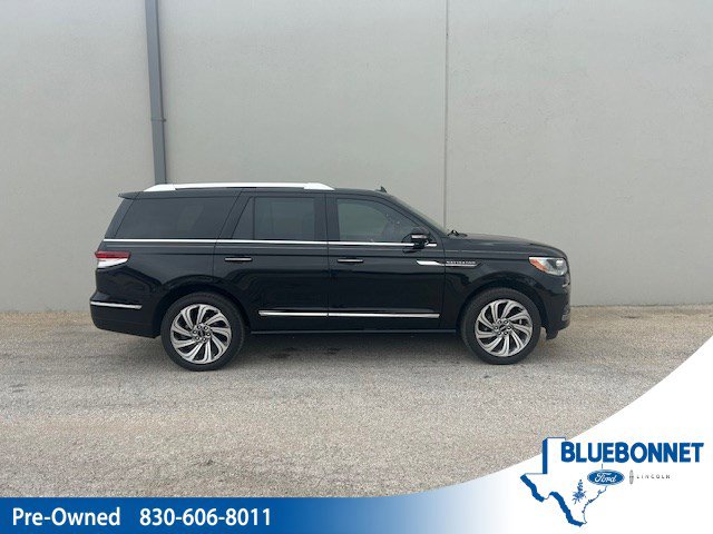 Used 2023 Lincoln Navigator Reserve RWD image 1