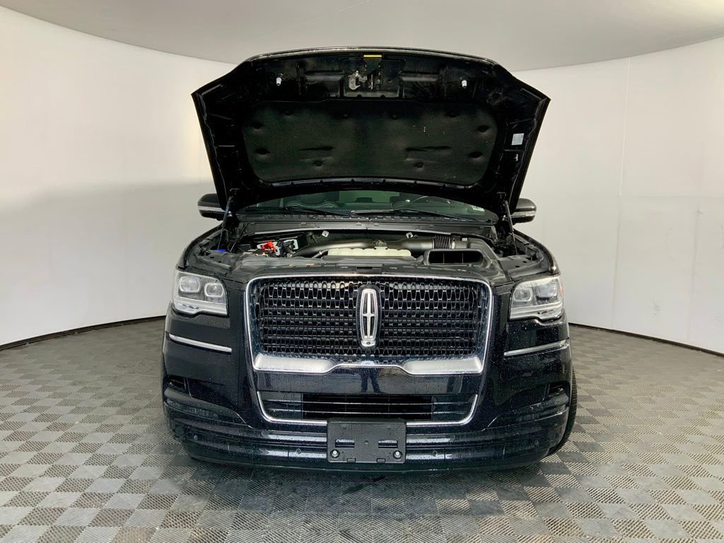Used 2024 Lincoln Navigator Reserve image 8