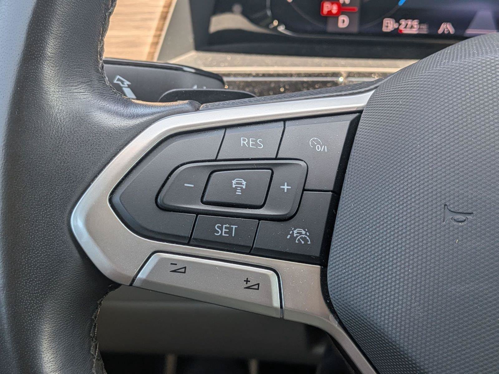 Used 2024 Volkswagen Atlas SEL Premium R-Line AWD/4WD image 29