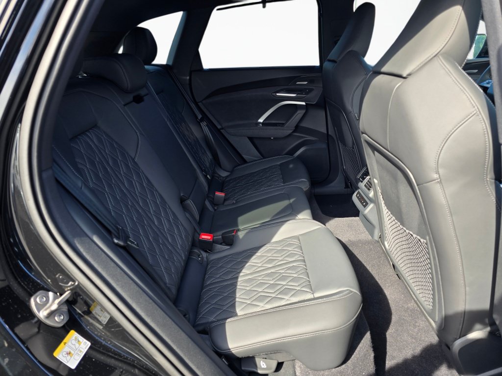 New 2026 Audi SQ5 Prestige AWD/4WD image 24