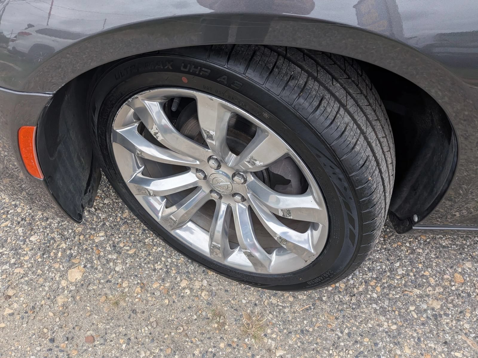 Used 2019 Chrysler 300 Limited RWD image 9