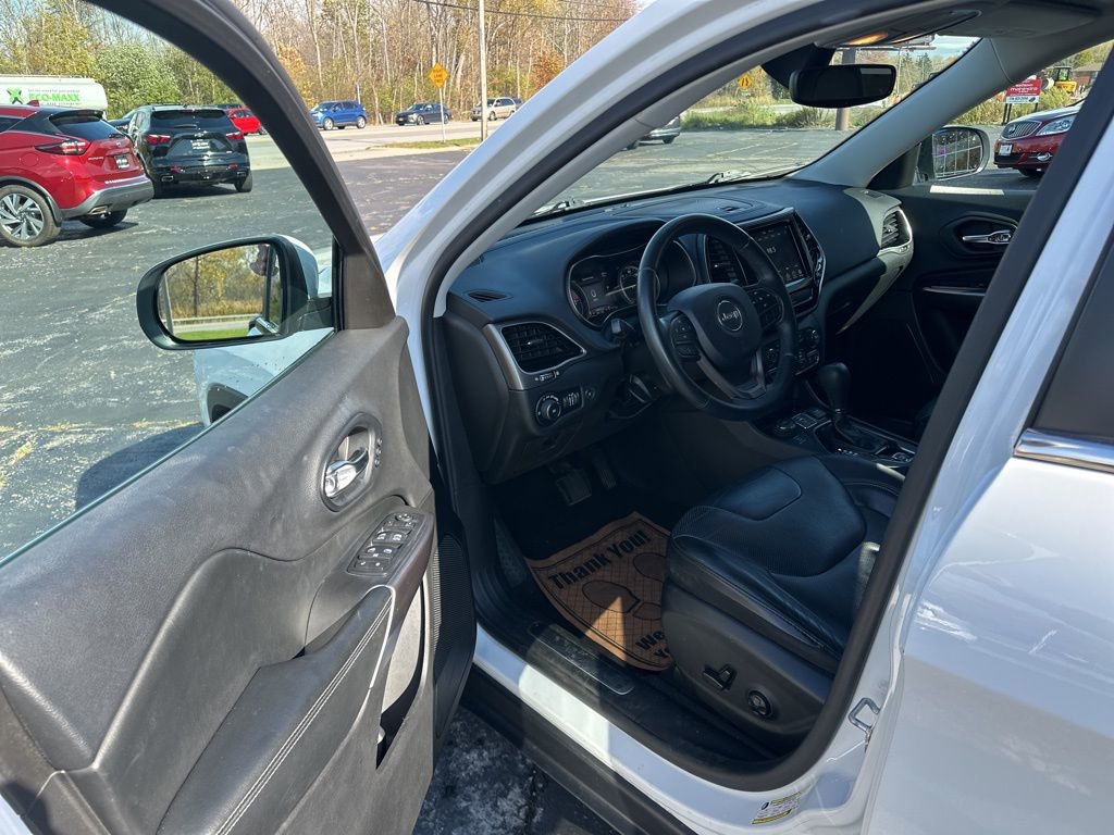 Used 2019 Jeep Cherokee Limited image 11