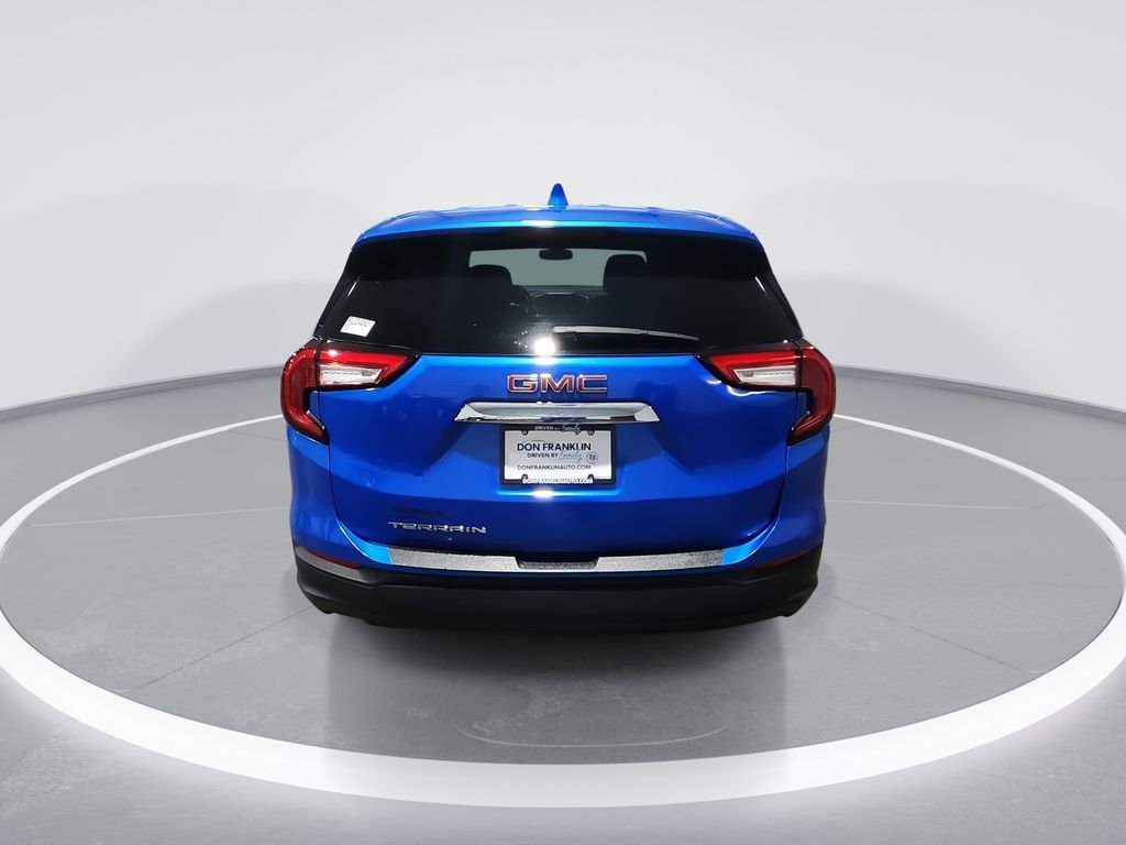 Used 2024 GMC Terrain SLE image 7