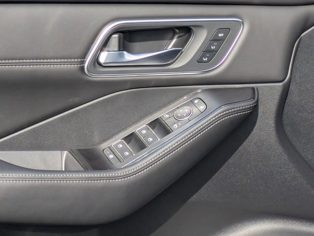 New 2026 Nissan Rogue Platinum w/ Platinum Premium Package image 8