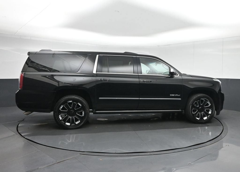 Used 2019 GMC Yukon XL Denali w/ Denali Ultimate Package AWD/4WD image 8