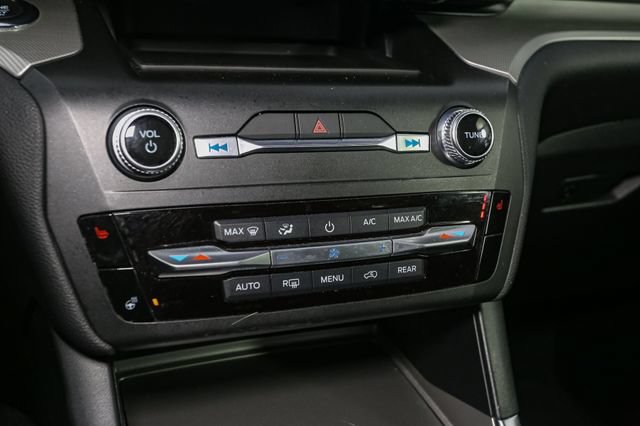 Used 2020 Ford Explorer XLT w/ Equipment Group 202A AWD/4WD image 27