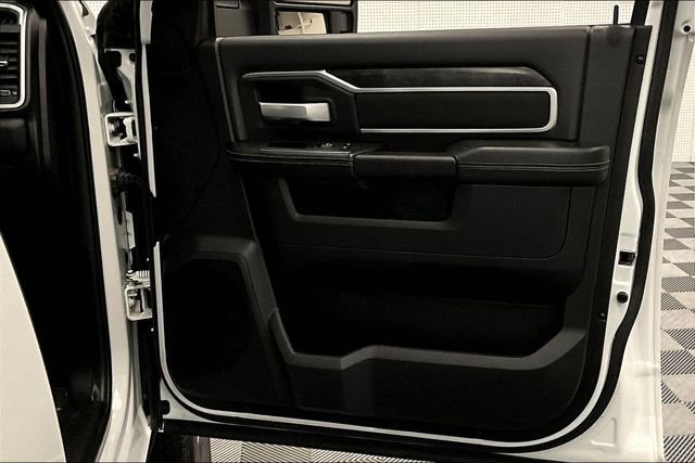 Used 2024 RAM 3500 Big Horn image 21