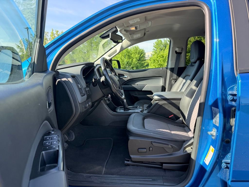 Used 2022 Chevrolet Colorado Z71 AWD/4WD image 8