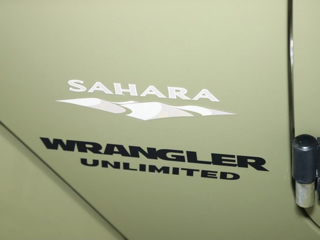 Used 2013 Jeep Wrangler Unlimited Sahara w/ Connectivity Group image 32