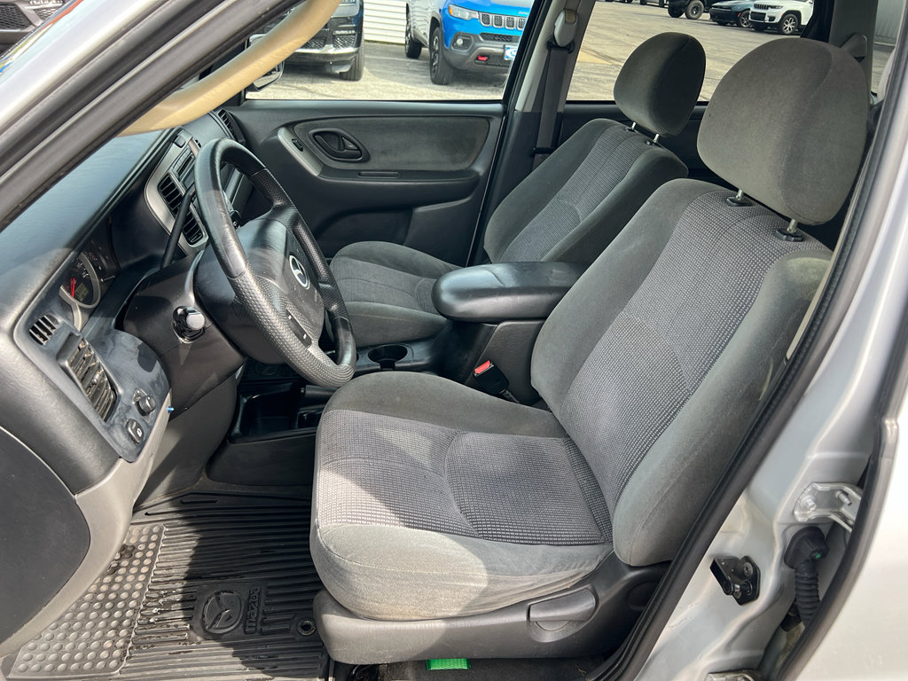Used 2004 MAZDA Tribute LX image 12