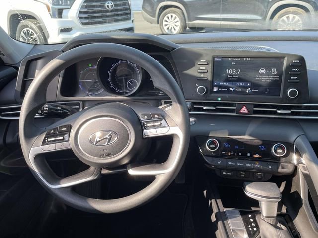 Used 2023 Hyundai Elantra Blue image 11